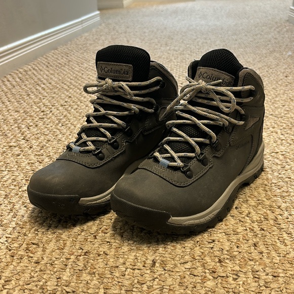 Colombia Ladies Hiking Boots - Picture 1 of 4